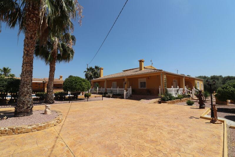 Landsted til salg i Crevillente, Alicante