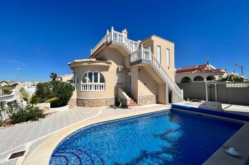 6 bedroom Villa for sale