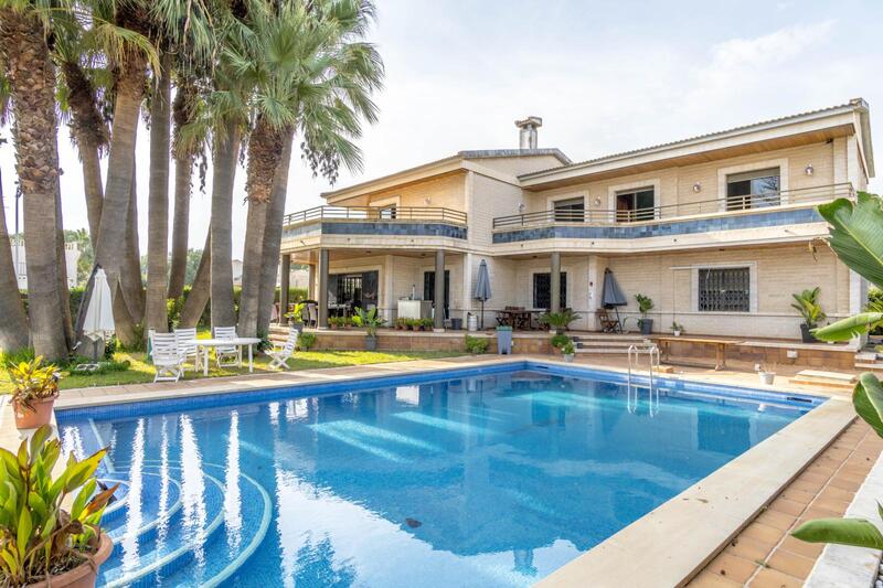 Villa til salg i Dehesa de Campoamor, Alicante