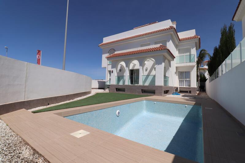 Villa Te koop in Ciudad Quesada, Alicante