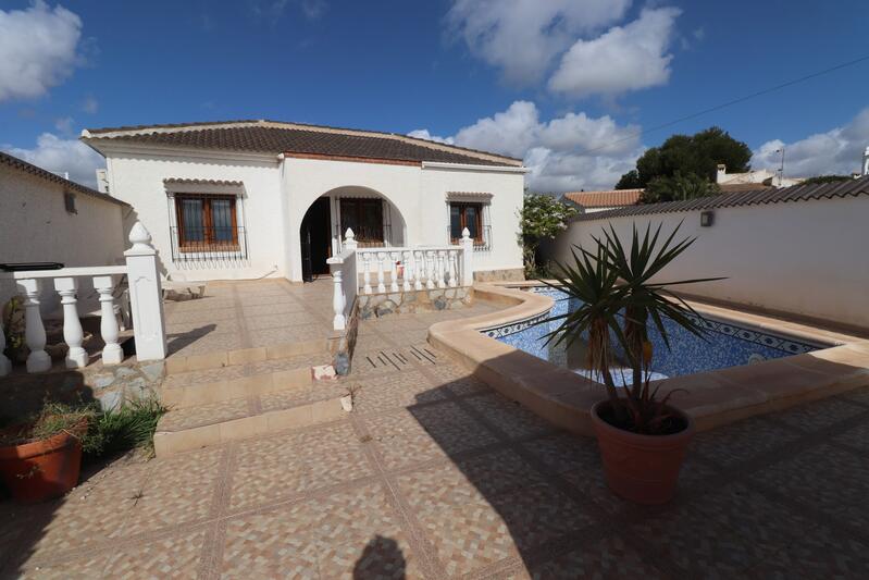 Villa for sale in La Siesta, Alicante