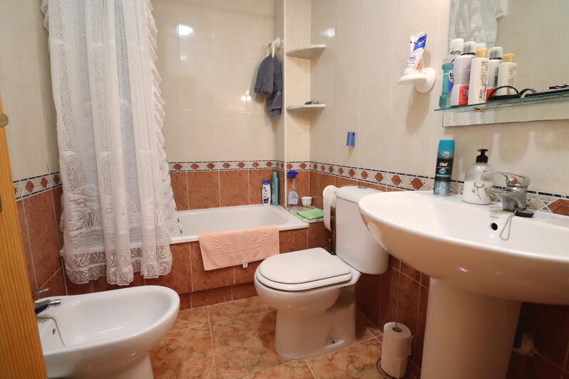 2 Cuarto Adosado en venta