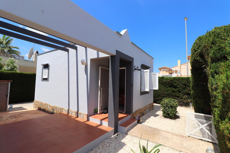 Villa en venta en Montebello, Alicante