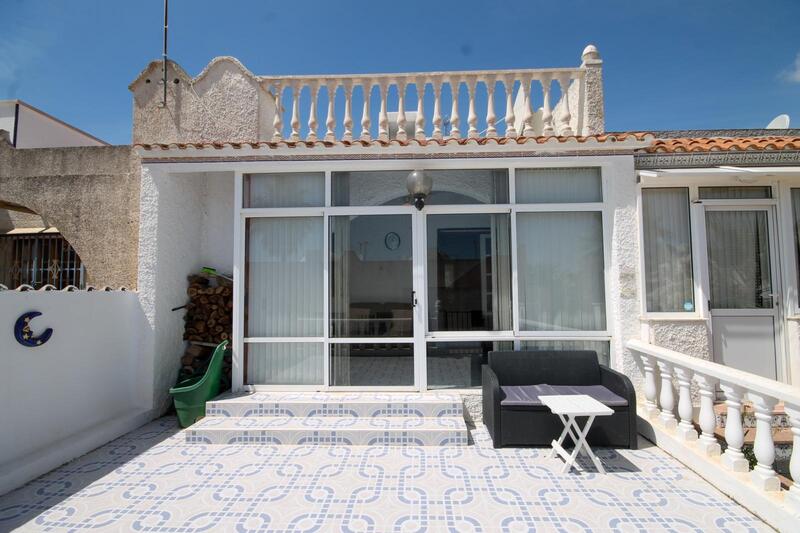 Villa till salu i Villamartin, Alicante