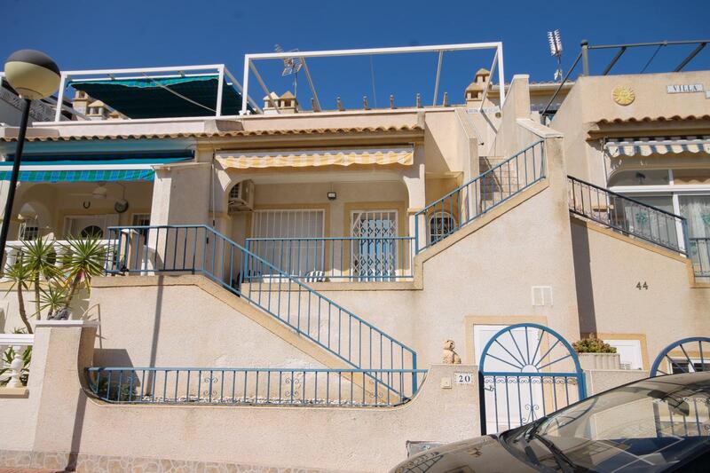 Villa Te koop in Villamartin, Alicante