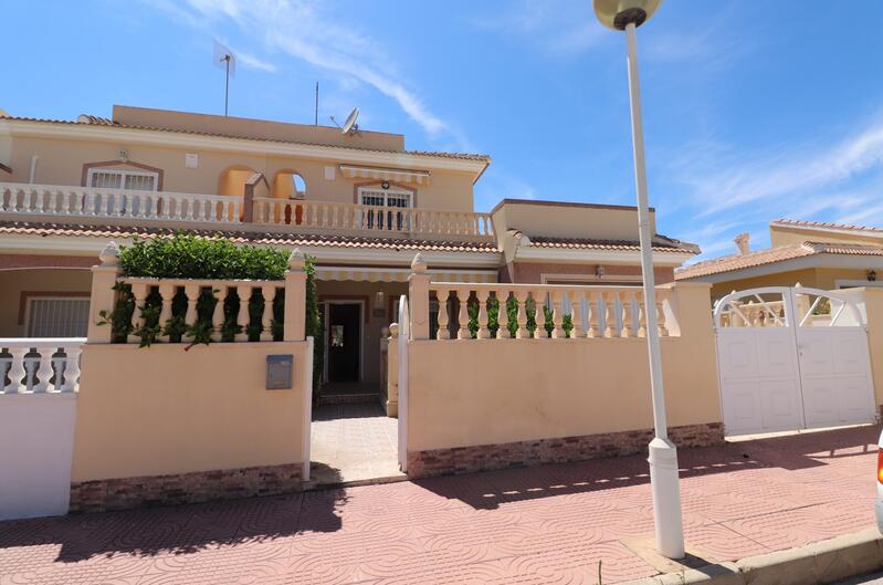 Stadthaus zu verkaufen in Monteazul, Alicante