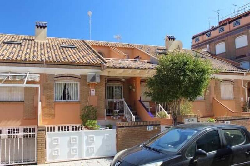 Maison de Ville à vendre dans Torre de la Horadada, Alicante