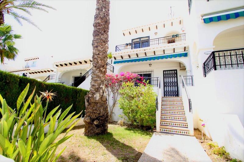 Townhouse for sale in Villamartin, Alicante