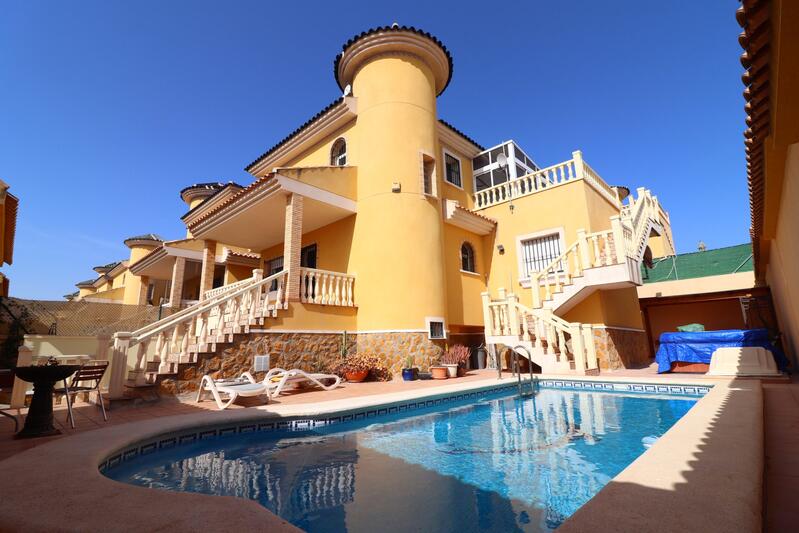 Villa zu verkaufen in Lo Crispin, Alicante