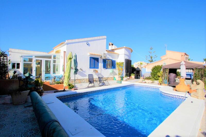 Villa en venta en La Florida, Alicante