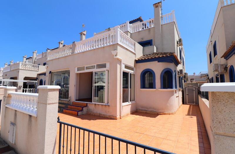 Townhouse for sale in Daya Vieja, Alicante