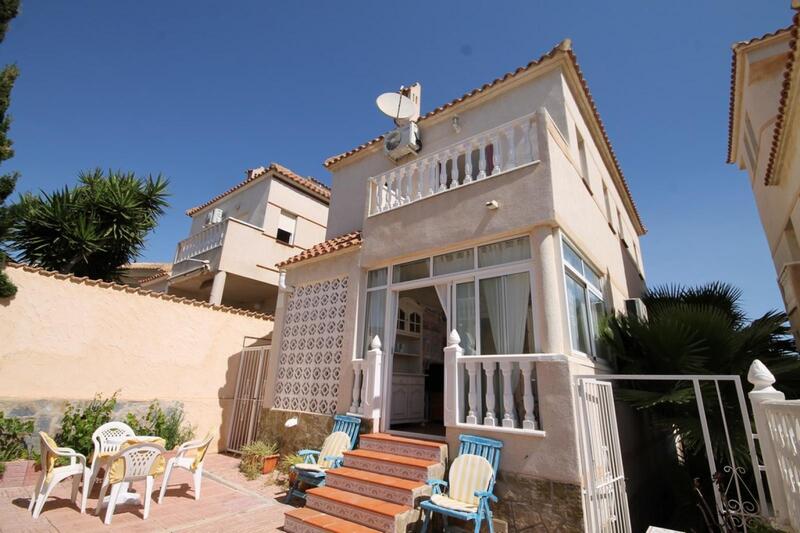 Villa en venta en Villamartin, Alicante