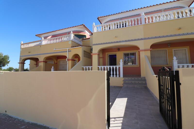 Maison de Ville à vendre dans Villamartin, Alicante
