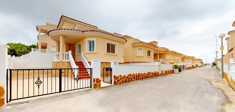 3 Cuarto Villa en venta