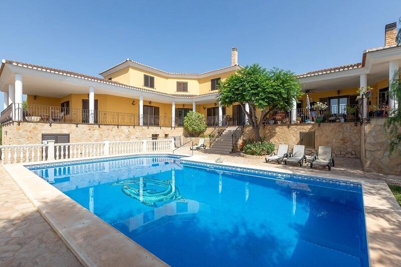 Villa til salg i Alginet, Valencia