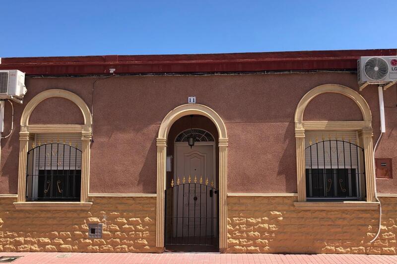 Stadthaus zu verkaufen in Catral, Alicante