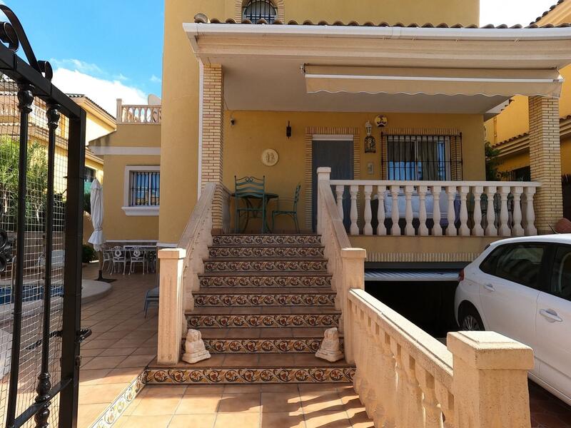 3 Cuarto Villa en venta