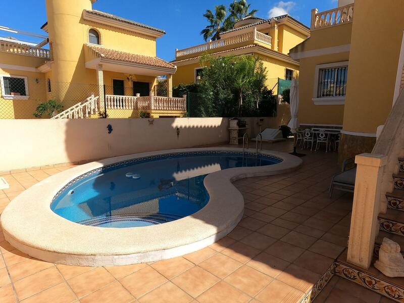 3 Cuarto Villa en venta