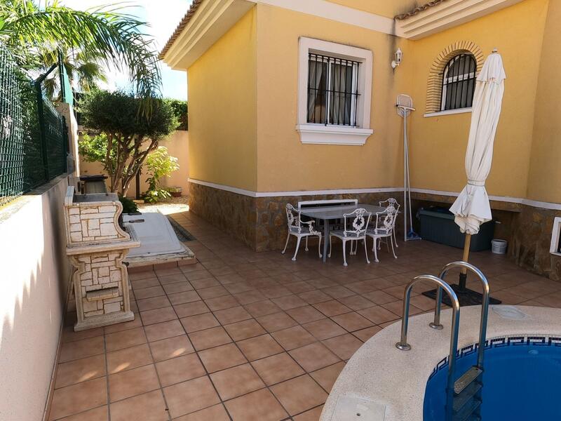 3 Cuarto Villa en venta