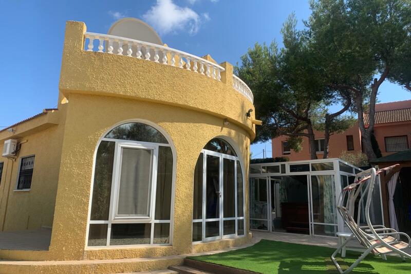 3 Cuarto Villa en venta