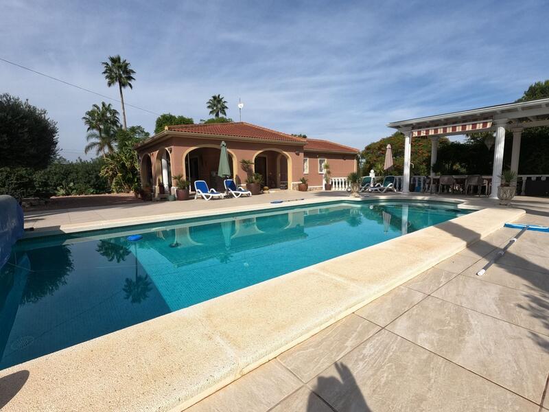 Villa en venta en Daya Vieja, Alicante