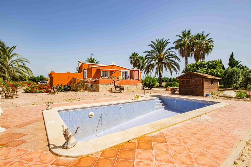 Villa for sale in San Miguel de Salinas, Alicante