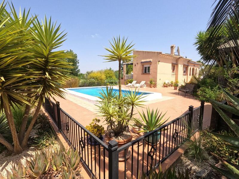 Villa for sale in San Bartolome, Alicante