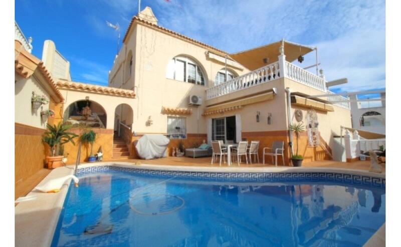 Villa à vendre dans Villamartin, Alicante