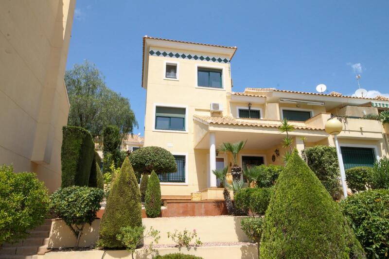 Townhouse for sale in Campoamor, Alicante