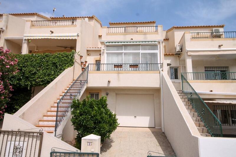 Townhouse for sale in Villamartin, Alicante