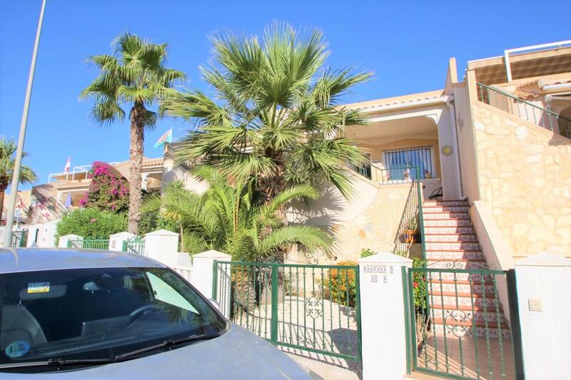 Villa en venta en Villamartin, Alicante