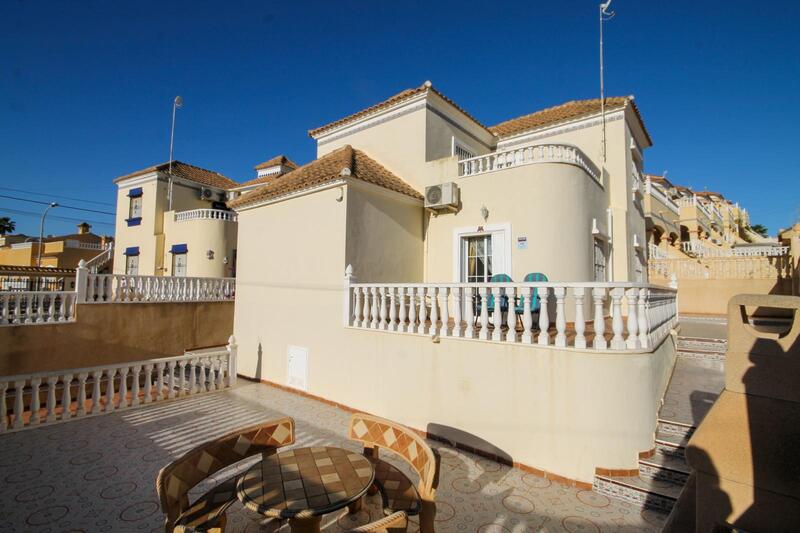 Villa à vendre dans Villamartin, Alicante