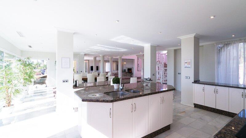 8 Schlafzimmer Villa zu verkaufen