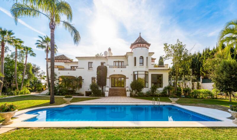 Villa til salg i Puerto Banus, Málaga