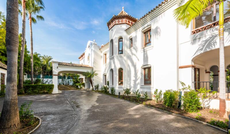 6 bedroom Villa for sale