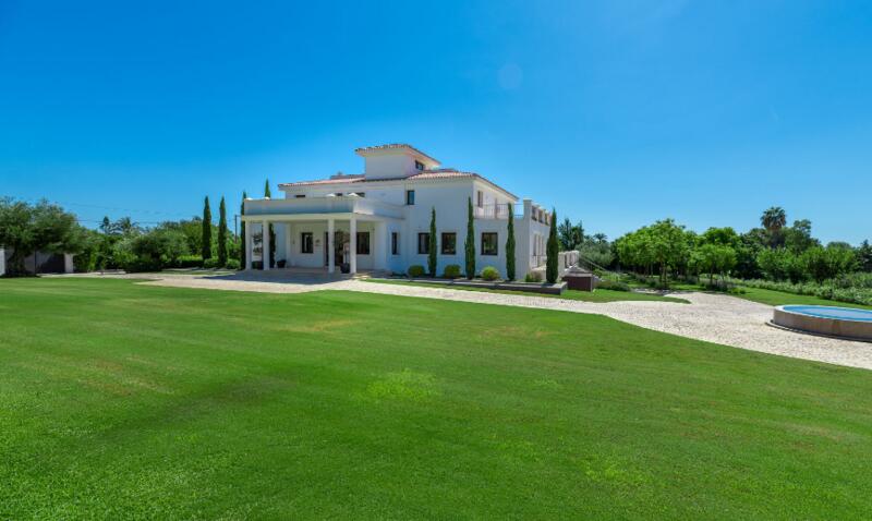 Villa til salg i Guadalmina Alta, Málaga