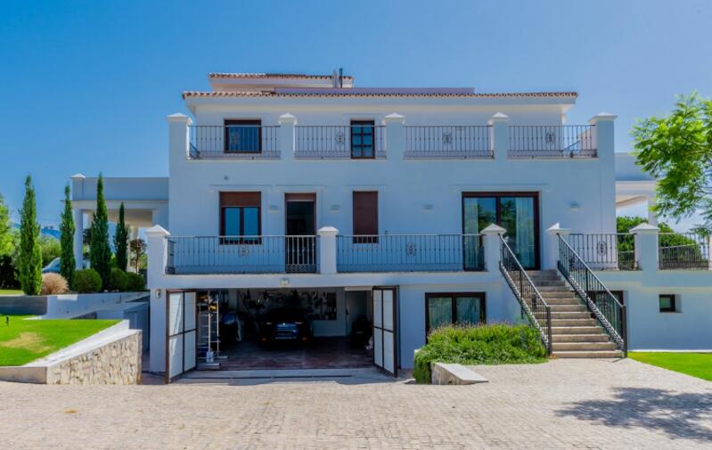 6 bedroom Villa for sale