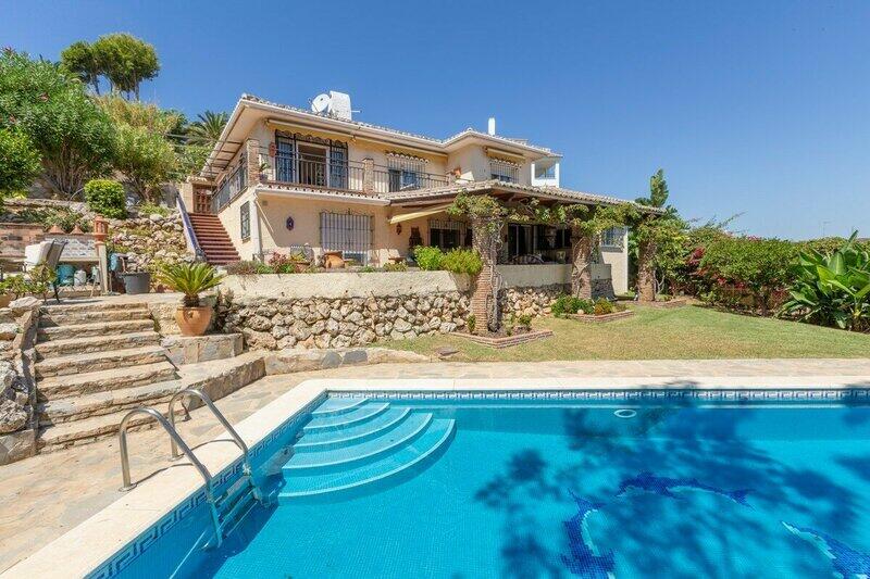 Villa for sale in Torrenueva, Málaga