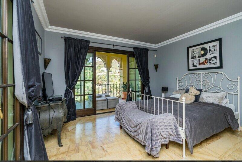 8 спальная комната вилла продается