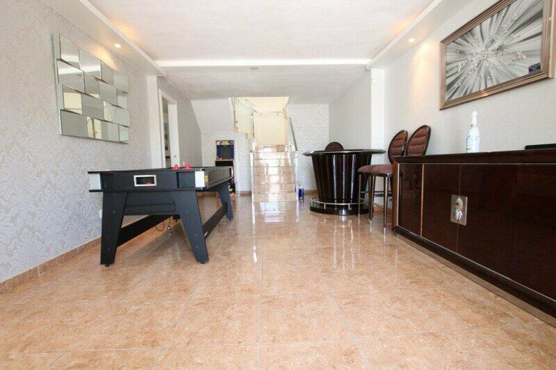 4 Cuarto Villa en venta