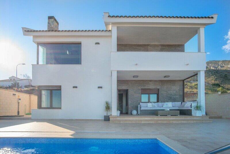 5 bedroom Villa for sale