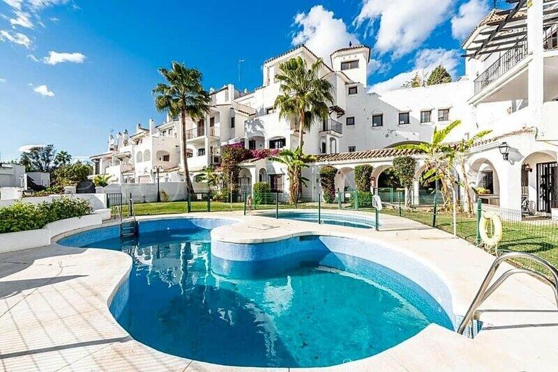 Apartment for sale in Puerto Banus, Málaga