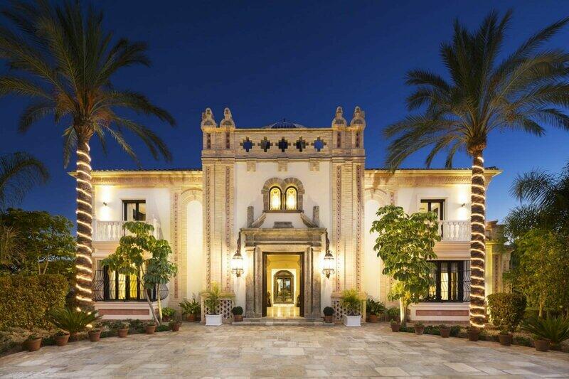Villa for sale in Golden Mile, Málaga