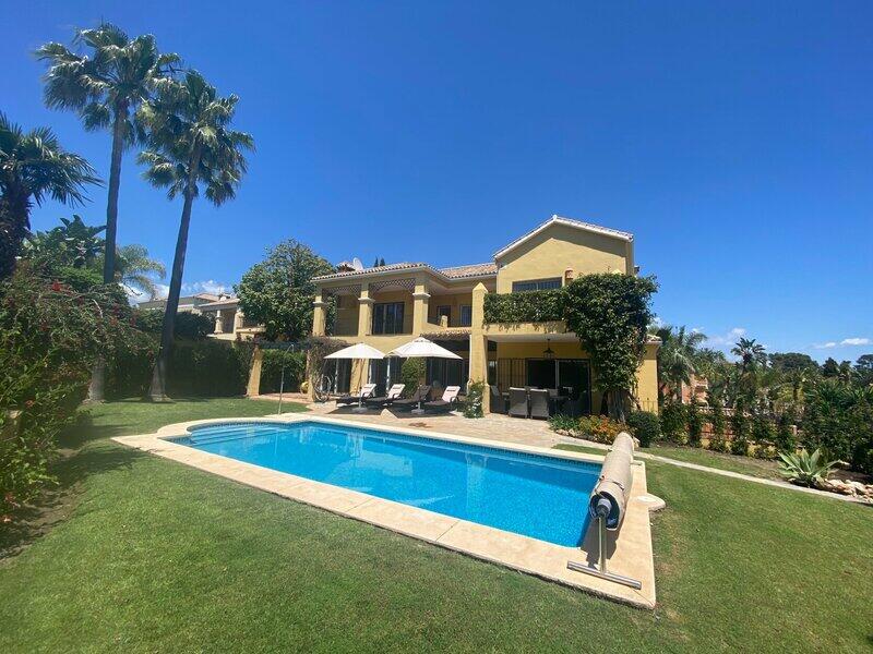 Villa till salu i Guadalmina Alta, Málaga