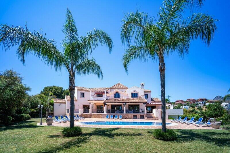 9 bedroom Villa for sale