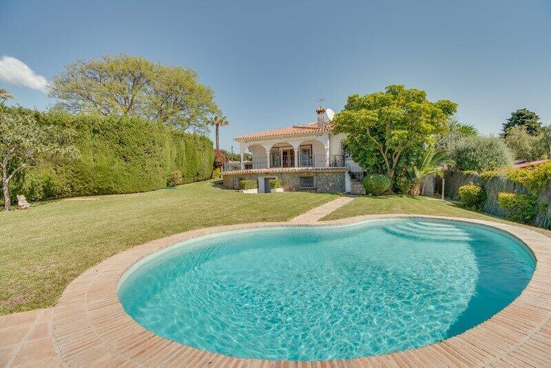 Villa for sale in Rio Real, Málaga