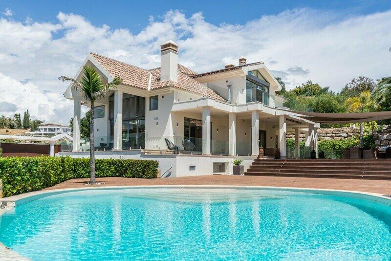 Villa for sale in La Alqueria (Mijas), Málaga