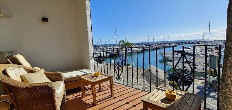 Apartment for sale in Puerto Banus, Málaga