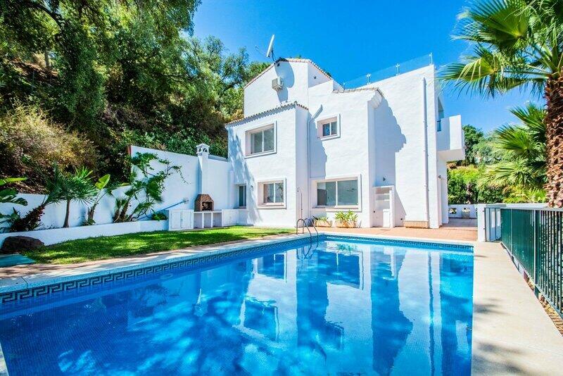 Villa for sale in Elviria, Málaga