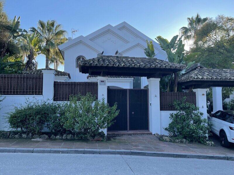 4 Cuarto Villa en venta